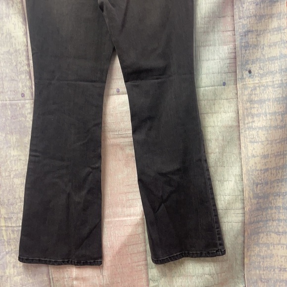 - Brand new Woman’s Gloria Vanderbilt jeans. Size 8 - Picture 9 of 12